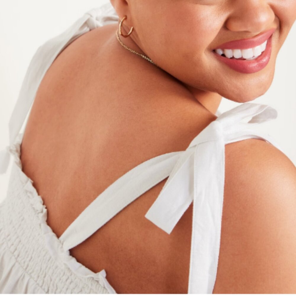 Old Navy || Sleeveless Smocked Linen-Blend Swing Top - Picture 3 of 3